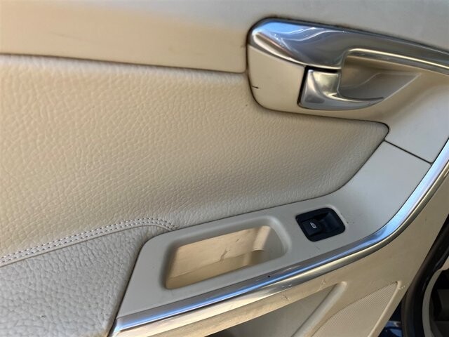 2014 Volvo XC60 in Greenville, SC 29607 - 18087604 28