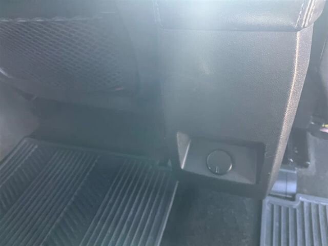 2017 Chevrolet Equinox in Greenville, SC 29607 - 18087605 25