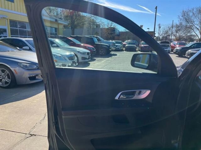 2017 Chevrolet Equinox in Greenville, SC 29607 - 18087605 31