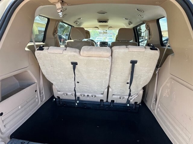 2013 Dodge Grand Caravan in Greenville, SC 29607 - 18087606 20