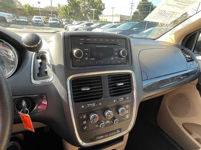 2013 Dodge Grand Caravan in Greenville, SC 29607 - 18087606 32