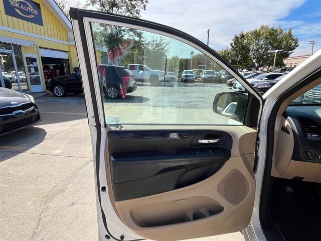 2013 Dodge Grand Caravan in Greenville, SC 29607 - 18087606 25