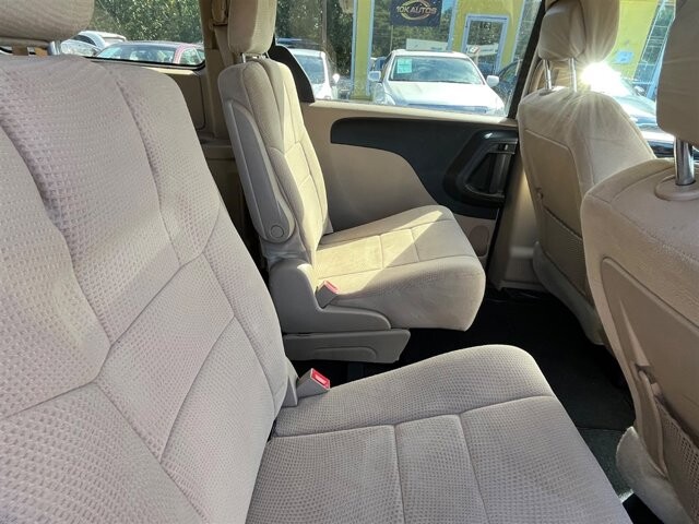 2013 Dodge Grand Caravan in Greenville, SC 29607 - 18087606 17