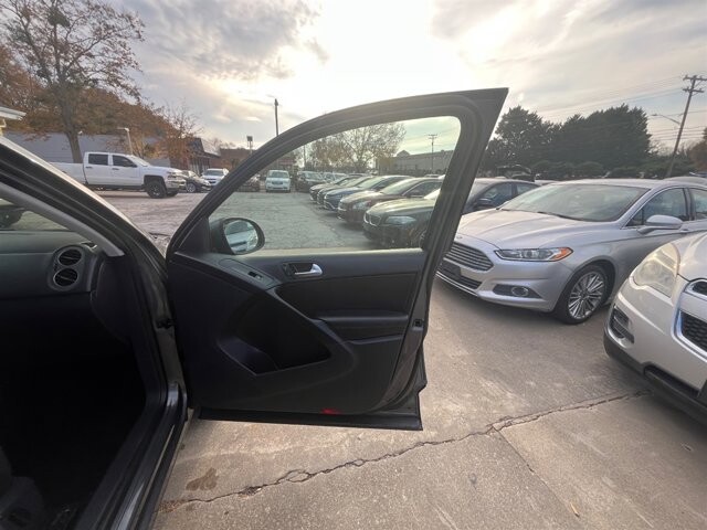 2015 Volkswagen Tiguan in Greenville, SC 29607 - 18087609 13