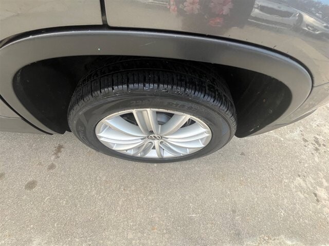 2015 Volkswagen Tiguan in Greenville, SC 29607 - 18087609 9