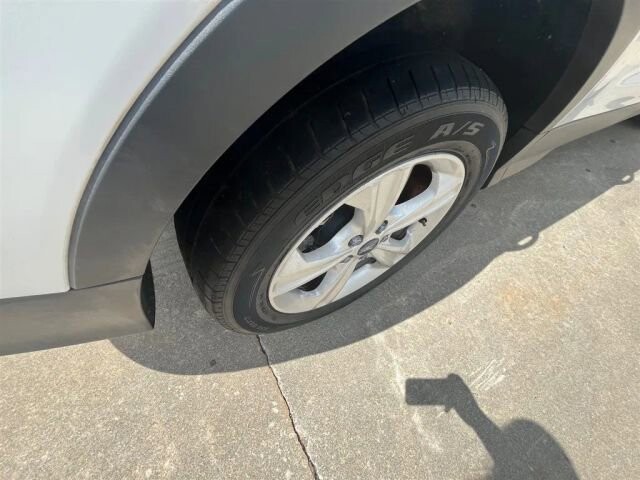 2014 Ford Escape in Greenville, SC 29607 - 18087612 9