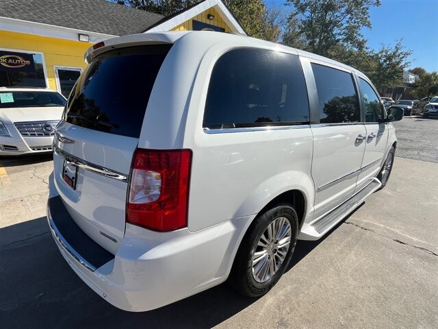 2011 Chrysler Town & Country in Greenville, SC 29607 - 18087613 3