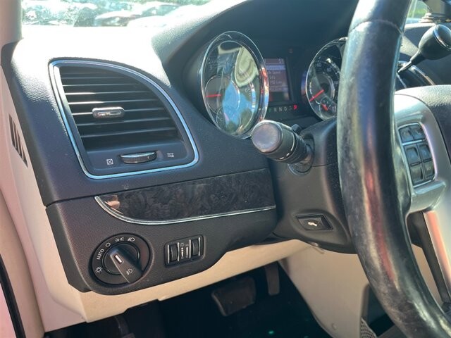 2011 Chrysler Town & Country in Greenville, SC 29607 - 18087613 27