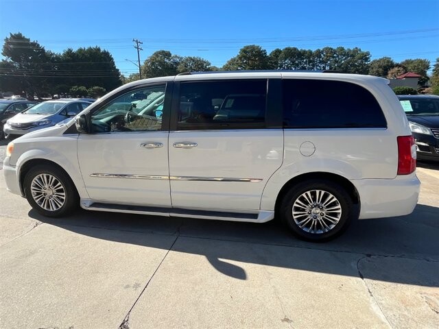 2011 Chrysler Town & Country in Greenville, SC 29607 - 18087613 6