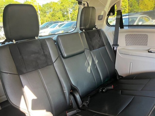 2011 Chrysler Town & Country in Greenville, SC 29607 - 18087613 18