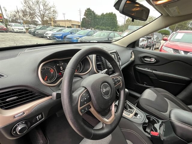 2016 Jeep Cherokee in Greenville, SC 29607 - 18087620 33