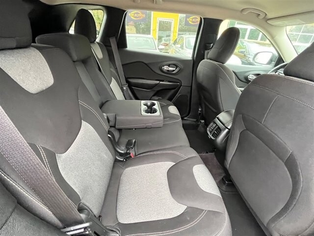 2016 Jeep Cherokee in Greenville, SC 29607 - 18087620 21