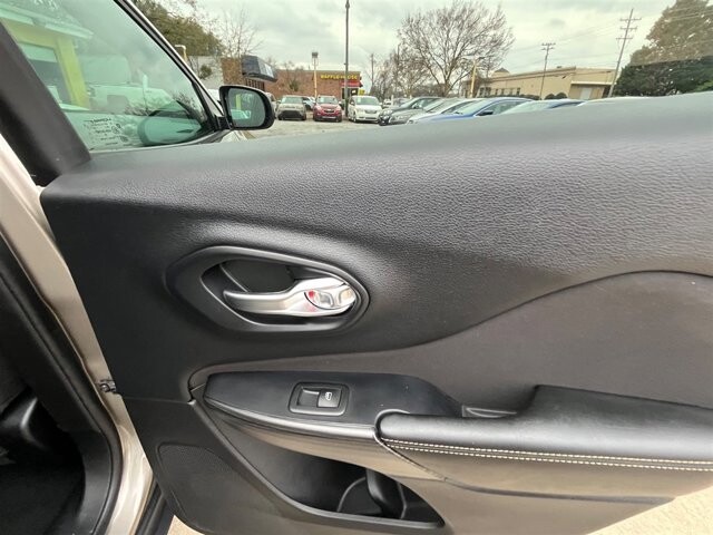 2016 Jeep Cherokee in Greenville, SC 29607 - 18087620 19