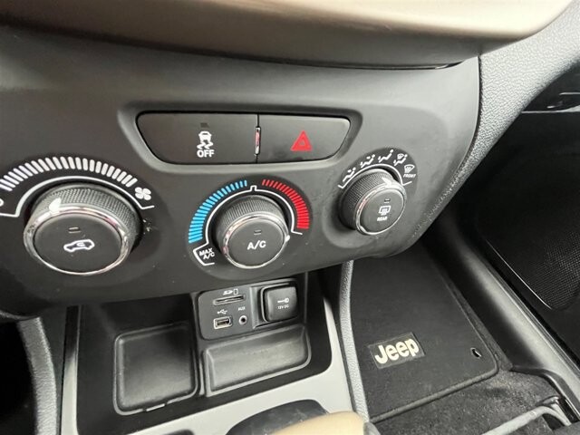 2016 Jeep Cherokee in Greenville, SC 29607 - 18087620 36