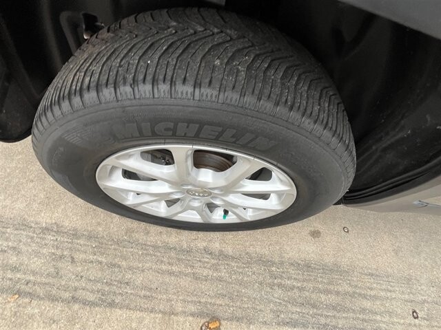 2016 Jeep Cherokee in Greenville, SC 29607 - 18087620 10