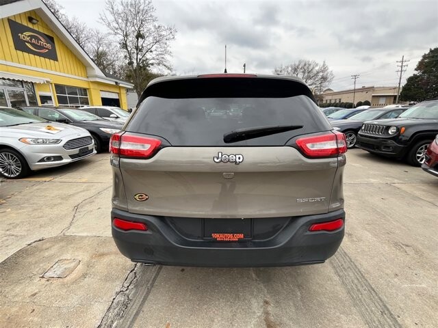 2016 Jeep Cherokee in Greenville, SC 29607 - 18087620 4