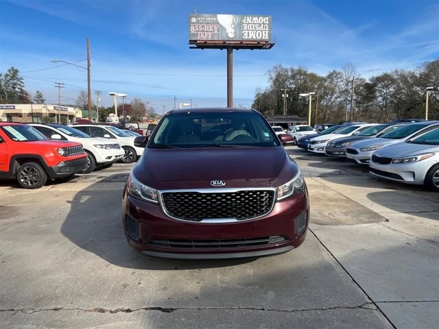 2017 Kia Sedona in Greenville, SC 29607 - 18087621 11