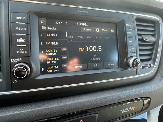 2017 Kia Sedona in Greenville, SC 29607 - 18087621 33