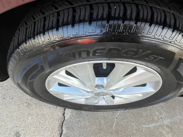 2017 Kia Sedona in Greenville, SC 29607 - 18087621 9