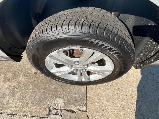 2015 Chevrolet Equinox in Greenville, SC 29607 - 18087622 13