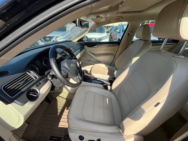 2014 Volkswagen Passat in Greenville, SC 29607 - 18087624 21