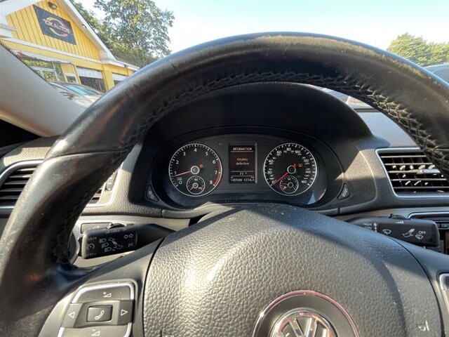 2014 Volkswagen Passat in Greenville, SC 29607 - 18087624 22