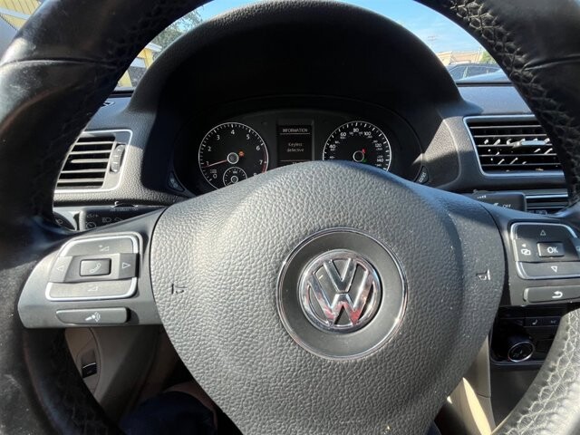 2014 Volkswagen Passat in Greenville, SC 29607 - 18087624 23