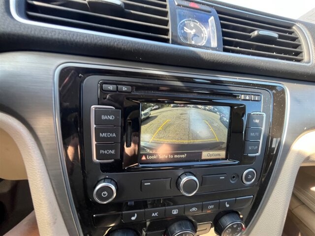 2014 Volkswagen Passat in Greenville, SC 29607 - 18087624 31