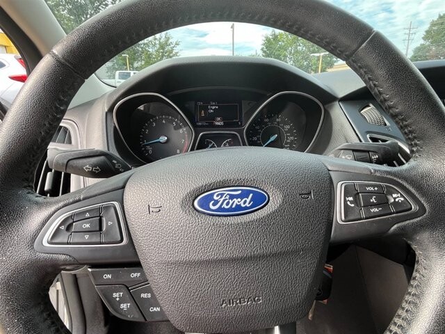 2015 Ford Focus in Greenville, SC 29607 - 18087630 25