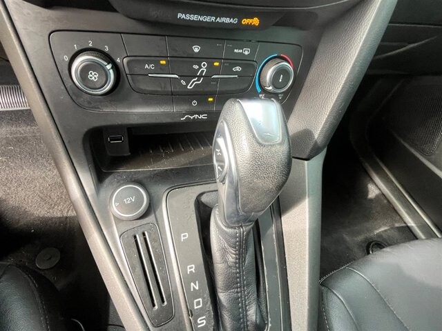 2015 Ford Focus in Greenville, SC 29607 - 18087630 27