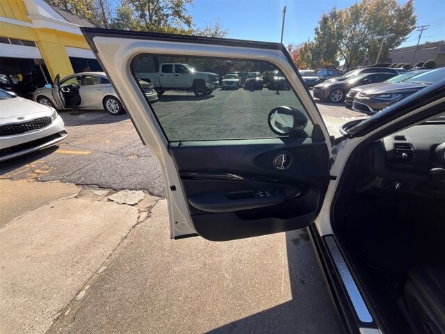 2019 MINI Cooper Clubman in Greenville, SC 29607 - 18087636 32