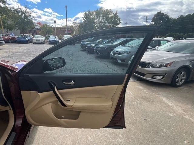 2010 Nissan Maxima in Greenville, SC 29607 - 18087646 13