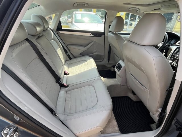 2013 Volkswagen Passat in Greenville, SC 29607 - 18087659 19