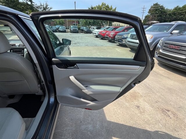 2013 Volkswagen Passat in Greenville, SC 29607 - 18087659 17