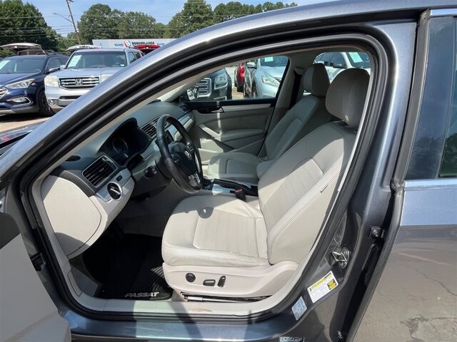 2013 Volkswagen Passat in Greenville, SC 29607 - 18087659 26