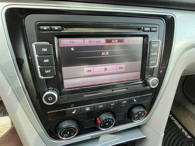 2013 Volkswagen Passat in Greenville, SC 29607 - 18087659 30