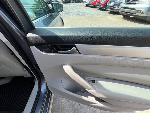2013 Volkswagen Passat in Greenville, SC 29607 - 18087659 18