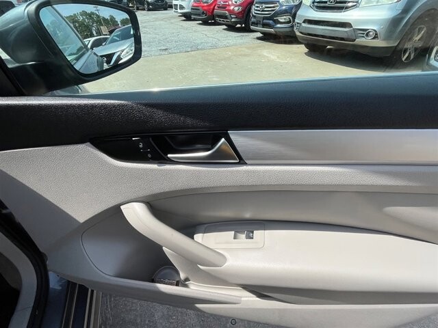 2013 Volkswagen Passat in Greenville, SC 29607 - 18087659 14
