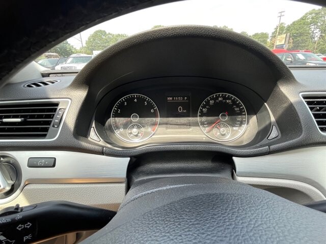 2013 Volkswagen Passat in Greenville, SC 29607 - 18087659 28
