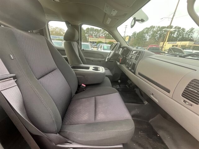 2013 Chevrolet Silverado 1500 in Greenville, SC 29607 - 18087660 12