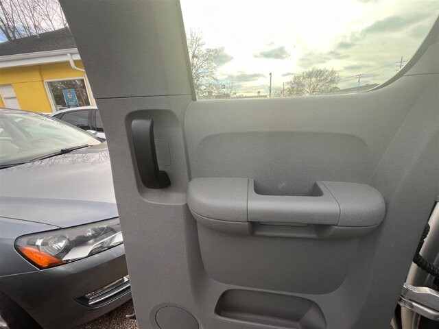 2013 Chevrolet Silverado 1500 in Greenville, SC 29607 - 18087660 16