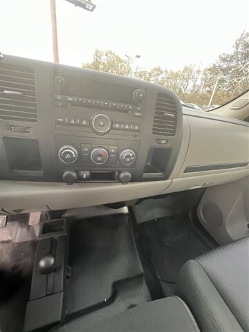 2013 Chevrolet Silverado 1500 in Greenville, SC 29607 - 18087660 26