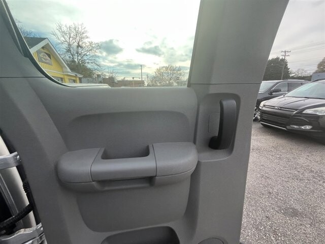 2013 Chevrolet Silverado 1500 in Greenville, SC 29607 - 18087660 19