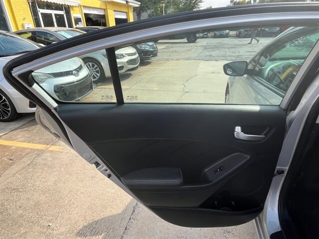 2017 Kia Forte in Greenville, SC 29607 - 18087661 21