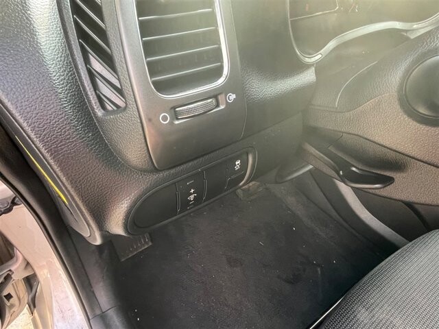 2017 Kia Forte in Greenville, SC 29607 - 18087661 27