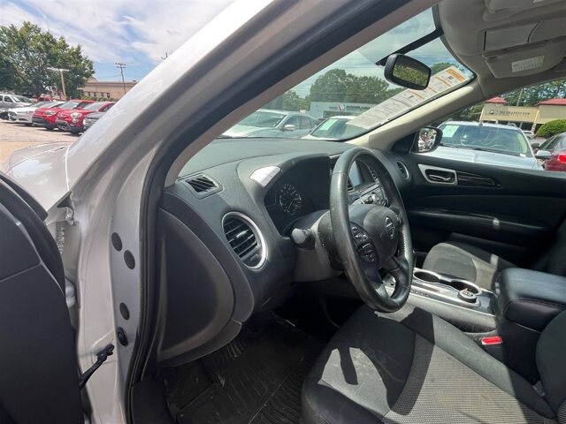 2018 Nissan Pathfinder in Greenville, SC 29607 - 18087664 26