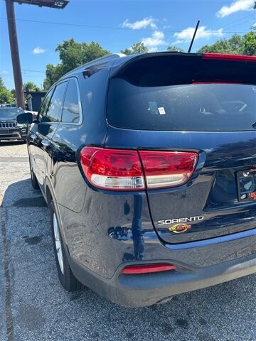 2017 Kia Sorento in Greenville, SC 29607 - 18087670 9