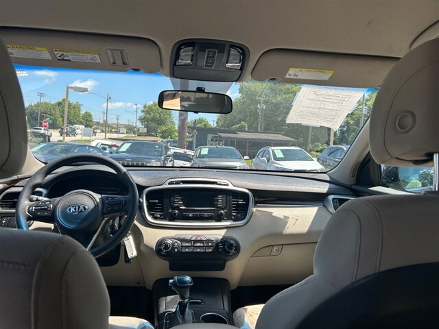 2017 Kia Sorento in Greenville, SC 29607 - 18087670 24