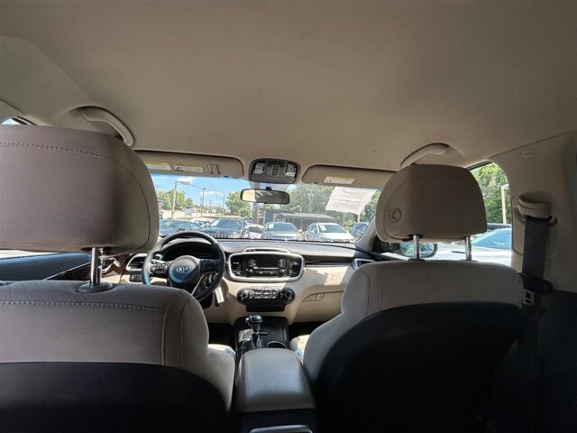 2017 Kia Sorento in Greenville, SC 29607 - 18087670 25