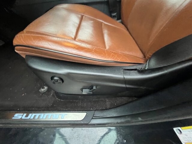 2016 Jeep Grand Cherokee in Greenville, SC 29607 - 18087677 31